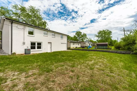 Exterior - 709 Perry Dr, Springfield, TN 37172 photo 6 of 9