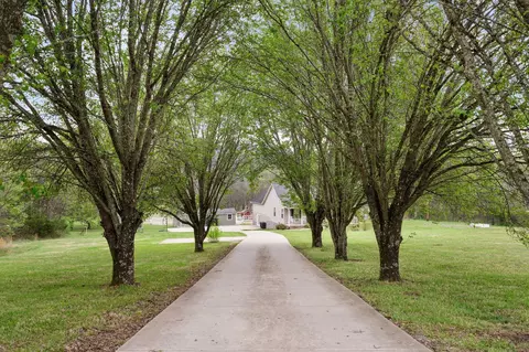 15541 Cainsville Rd, Milton, TN 37118