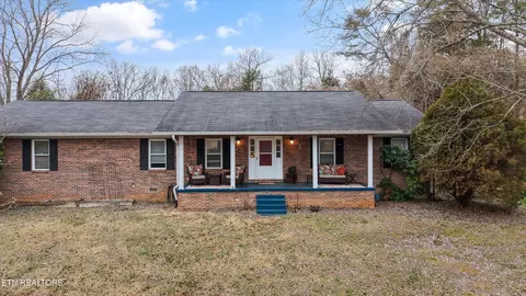 222 Mealer Rd, Lenoir City, TN 37771