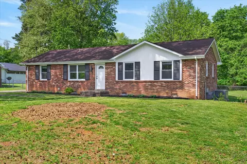 312 Golden Dr, Clarksville, TN 37040