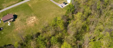 2862 Wixtown Rd, Westmoreland, TN 37186