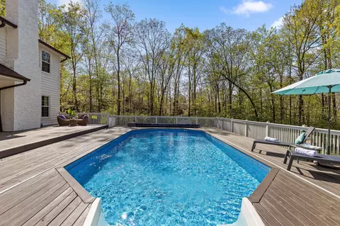32 Cool Springs Rd, Signal Mountain, TN 37377