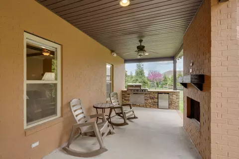 Exterior - 8050 Fenwick Ln, Spring Hill, TN 37174 photo 6 of 9
