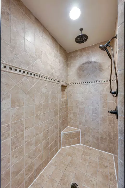 Bath - 8050 Fenwick Ln, Spring Hill, TN 37174 photo 5 of 6