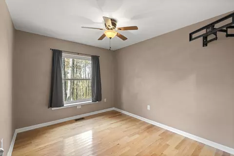 Bedroom - 1148 Stoltz Rd, Centerville, TN 37033 photo 2 of 3