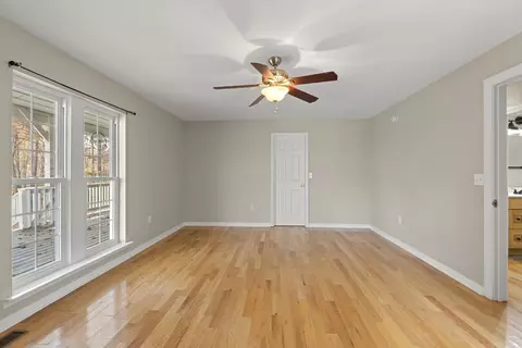 Living - 1148 Stoltz Rd, Centerville, TN 37033 photo 5 of 5