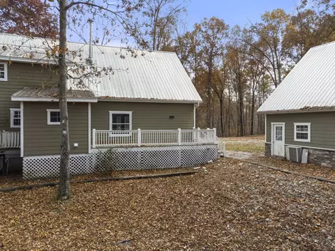 Exterior - 1148 Stoltz Rd, Centerville, TN 37033 photo 6 of 10