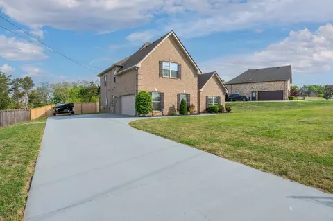Exterior - 1006 Cascadeway Dr, Murfreesboro, TN 37129 photo 8 of 9