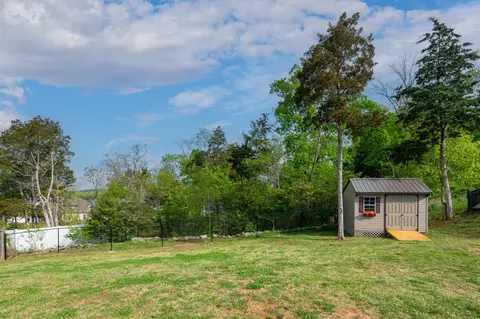 Exterior - 1006 Cascadeway Dr, Murfreesboro, TN 37129 photo 6 of 9