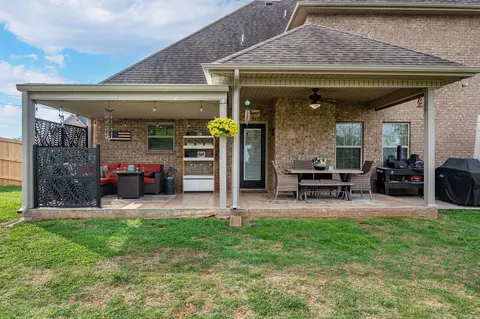 Exterior - 1006 Cascadeway Dr, Murfreesboro, TN 37129 photo 2 of 9