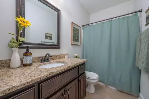 Bath - 1006 Cascadeway Dr, Murfreesboro, TN 37129 photo 2 of 3