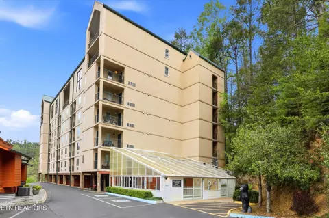 413 Baskins Creek Rd #606, Gatlinburg, TN 37738