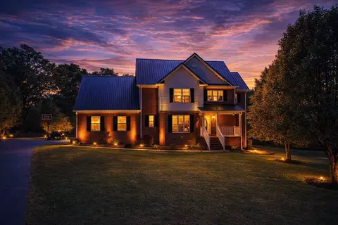 1109 Stonehenge Ct, Columbia, TN 38401