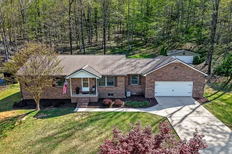 747 Old County Farm Rd, Spencer, TN 38585