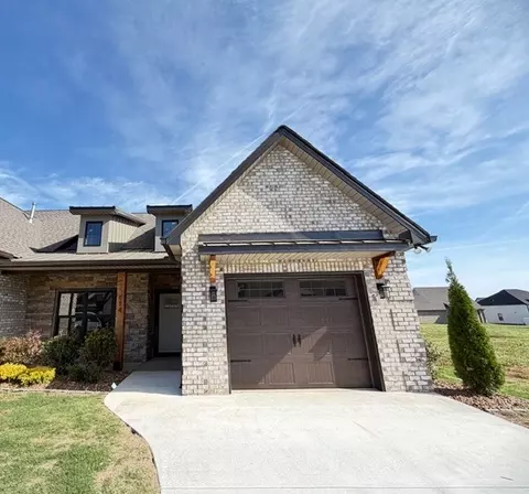114 Edgefield Ct, Winchester, TN 37398