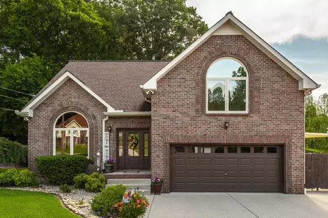 110 Camden Ct N, Hendersonville, TN 37075