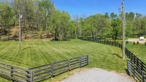 1 Johnson Hollow Rd, Thompsons Station, TN 37179