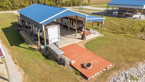1997 Hardin Bottom River Rd, Clifton, TN 38425