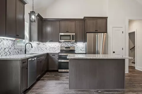 Kitchen - 146 Simons Blvd, Morrison, TN 37357 photo 2 of 3