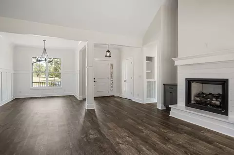 Living - 146 Simons Blvd, Morrison, TN 37357 photo 3 of 3