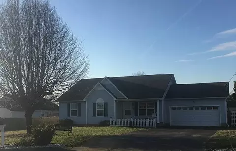 1706 Brittany Ct, Columbia, TN 38401