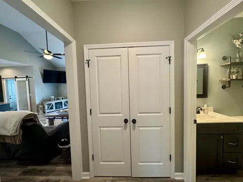 Entry Way - 120 Pine Thicket Rd, Mcewen, TN 37101 photo 2 of 2