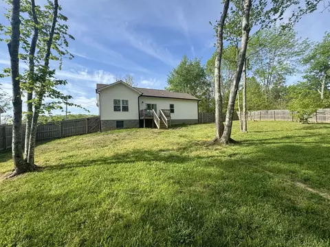 Exterior - 120 Pine Thicket Rd, Mcewen, TN 37101 photo 5 of 8