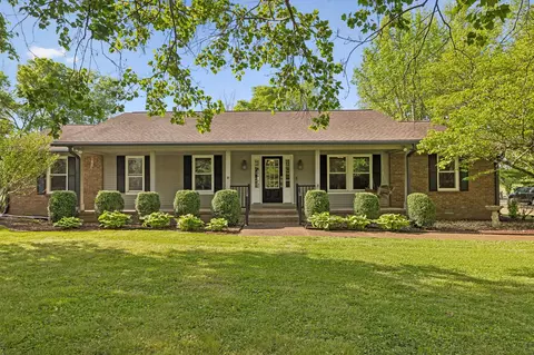 3513 Meadowwood Dr, Murfreesboro, TN 37128