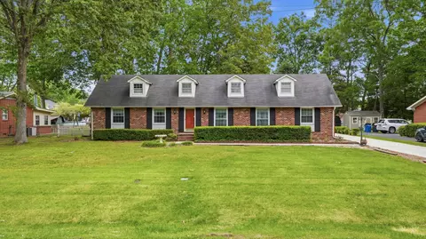 1205 Woodcrest Dr, Manchester, TN 37355