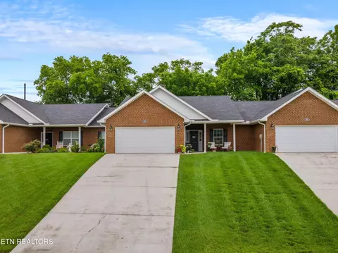 1032 Patriots Lndg, Dandridge, TN 37725