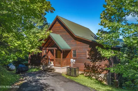 4118 Dollys Dr, Sevierville, TN 37876