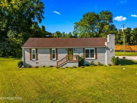 6220 Roscoe Ln, Knoxville, TN 37914