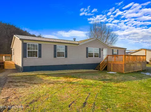 556 Farm Loop Rd, New Market, TN 37820