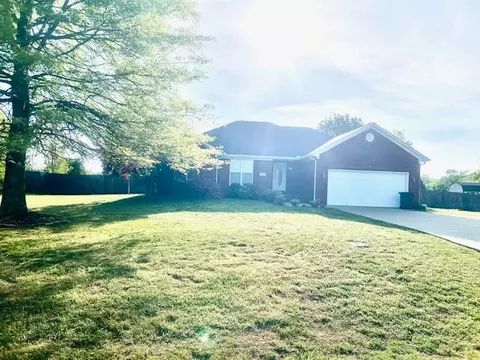 12 Oak Point Dr, Fayetteville, TN 37334