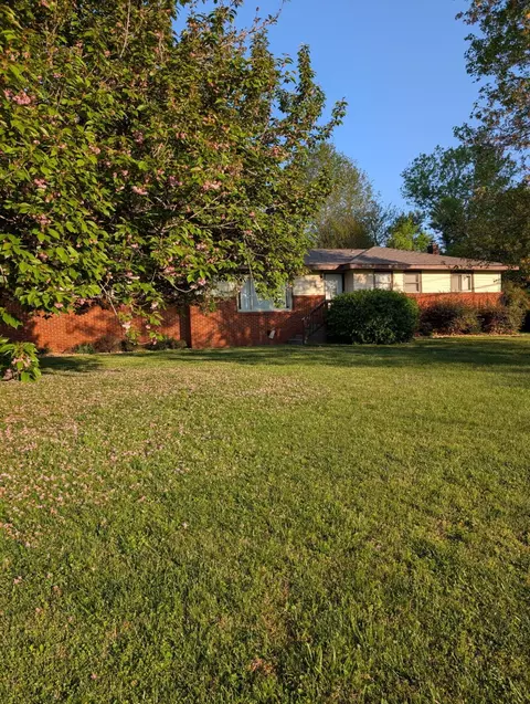 1239 Dossett St, Athens, TN 37303