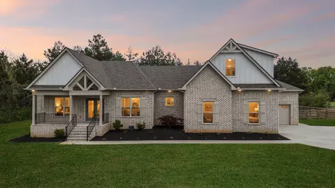 8708 Newtown Rd, Rockvale, TN 37153