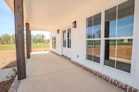 Exterior - 161 Bear Ln, Loretto, TN 38469 photo 3 of 14