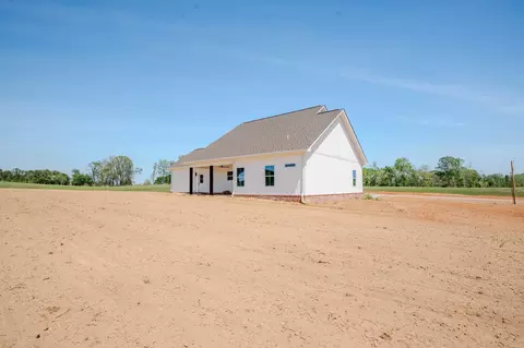 Exterior - 161 Bear Ln, Loretto, TN 38469 photo 6 of 14