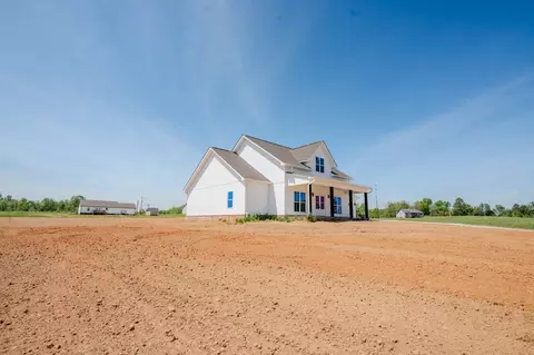 Exterior - 161 Bear Ln, Loretto, TN 38469 photo 5 of 14
