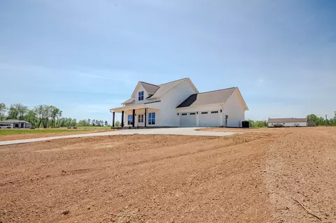 Exterior - 161 Bear Ln, Loretto, TN 38469 photo 9 of 14