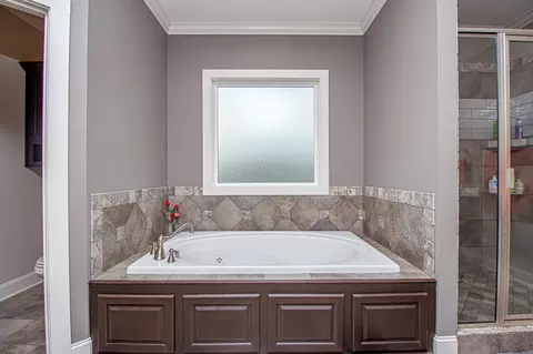 Bath - 159 Moses Dr, Jackson, TN 38305 photo 3 of 5