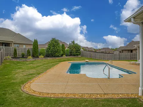 Exterior - 159 Moses Dr, Jackson, TN 38305 photo 6 of 7