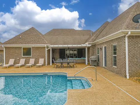 Exterior - 159 Moses Dr, Jackson, TN 38305 photo 4 of 7