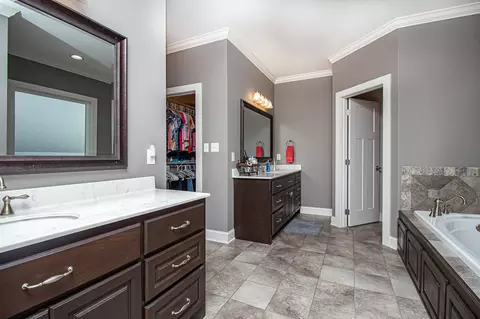 Bath - 159 Moses Dr, Jackson, TN 38305 photo 2 of 5