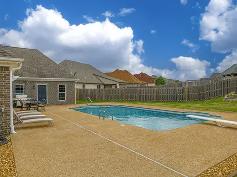 Exterior - 159 Moses Dr, Jackson, TN 38305 photo 5 of 7