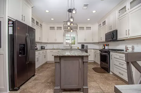 Kitchen - 159 Moses Dr, Jackson, TN 38305 photo 3 of 3