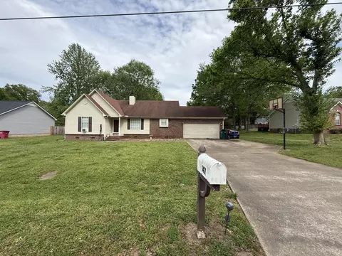 147 Candlewick Dr, Jackson, TN 38305