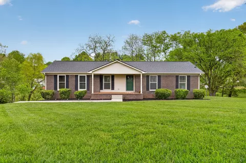 1264 Imperial Dr, Columbia, TN 38401