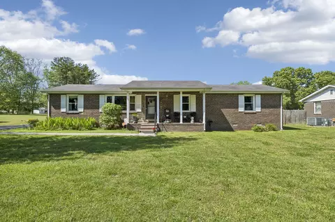 302 Highland Dr, Tullahoma, TN 37388