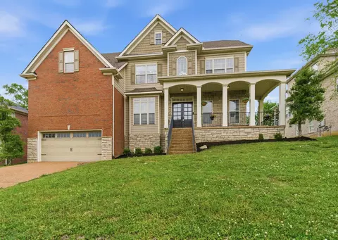 1075 Mansker Farm Blvd, Hendersonville, TN 37075